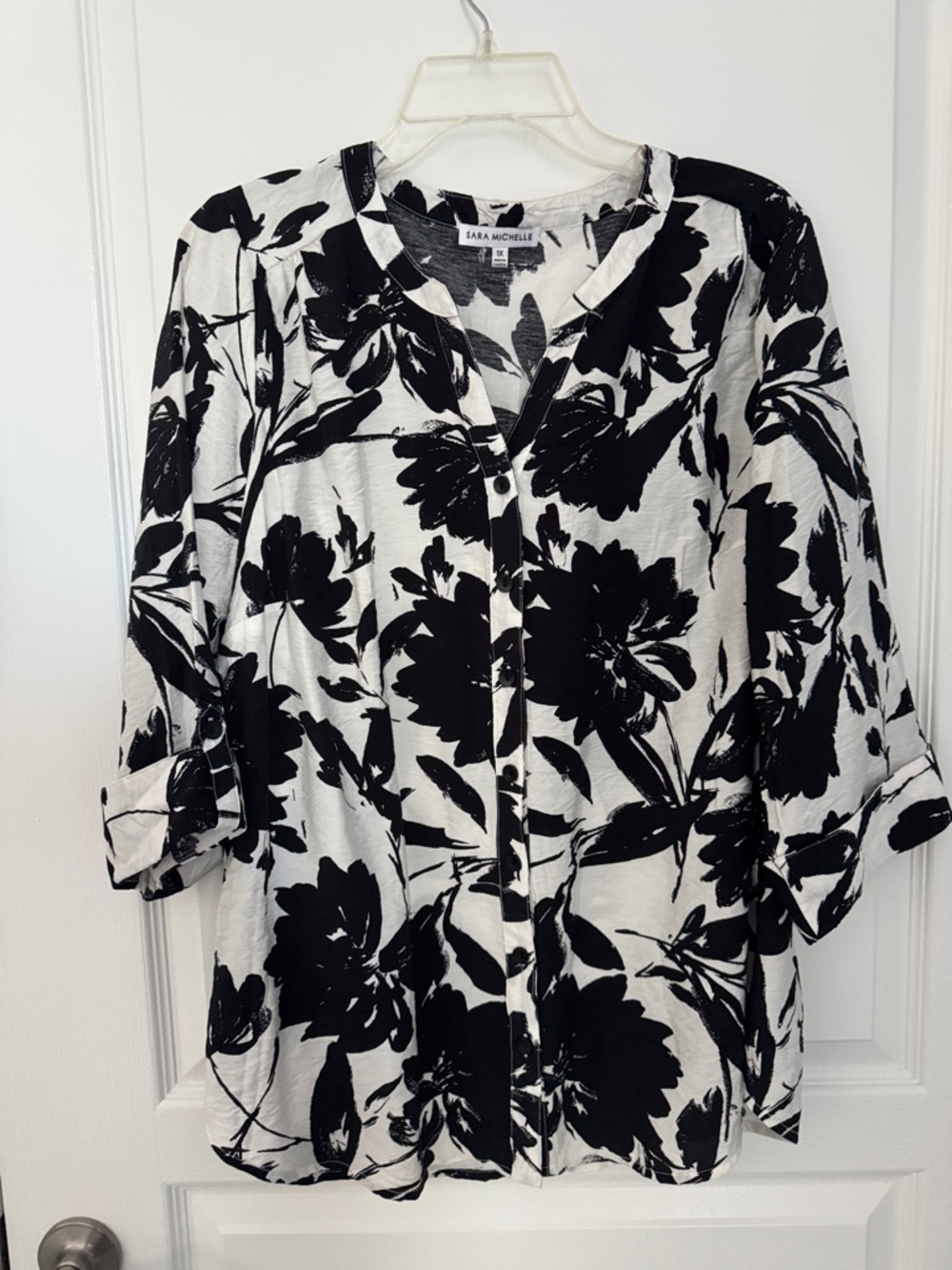 Sara Michelle Monochrome Floral Button-Front Shirt